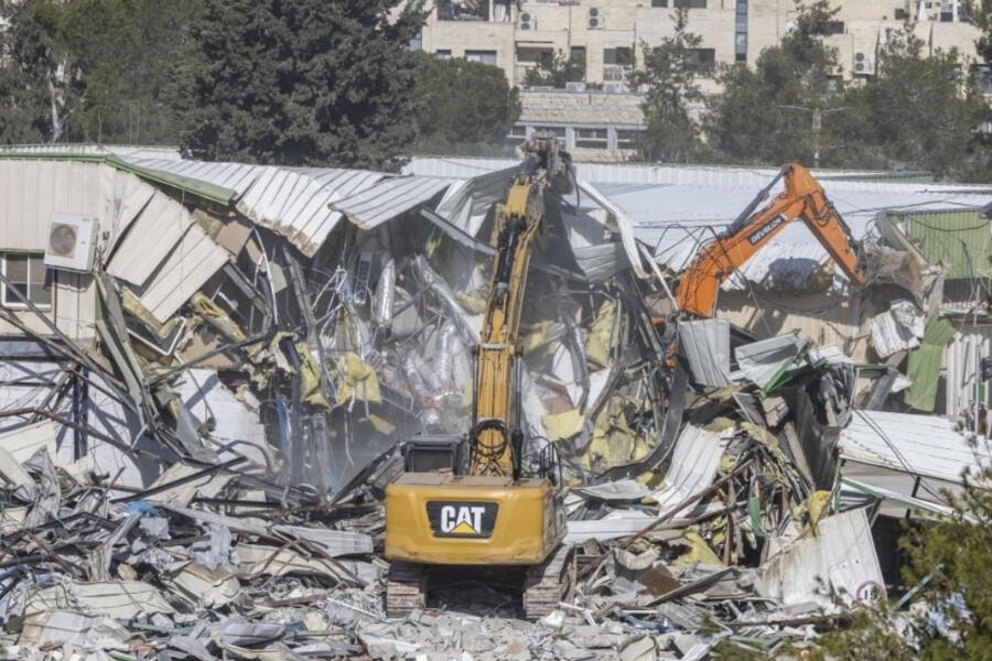 Incendian la sede de la UNRWA en Jerusalén ocupada tras su demolición por Israel
