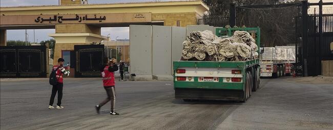 Israel bloquea Gaza y cierra Al-Aqsa mientras el mundo mira hacia Irán