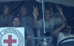 Israel deporta a 154 prisioneros palestinos liberados en un nuevo acto de castigo colectivo