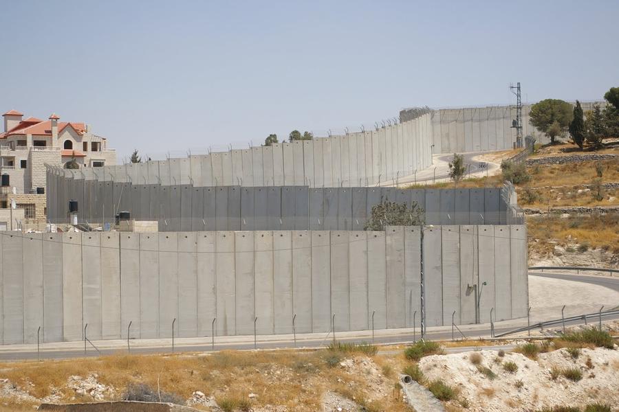 Netanyahu ordena concluir muro alrededor de Jerusalén
