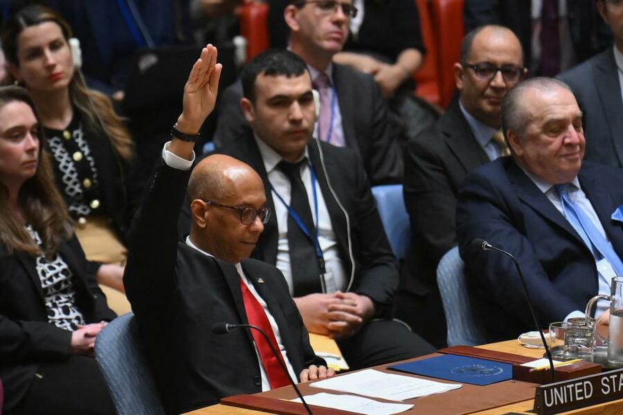 Robert Wood, representante adjunto de Estados Unidos ante el Consejo de Seguridad de la ONU, veta una resolución que otorga a Palestina la membresía plena en las Naciones Unidas | Nueva York, Abril 18, 2024 (Foto: AP)