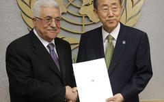 Abbas junto a Ban Ki Moon