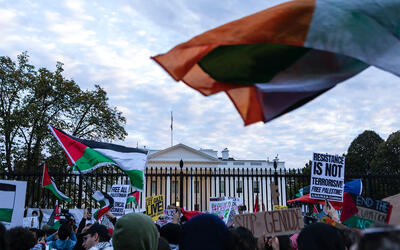 Protesta frente al Centro de Visitantes de la Casa Blanca (Foto: Anna Rose Layden / NYT) Protesta frente al Centro de Visitantes de la Casa Blanca (Foto: Anna Rose Layden / NYT)