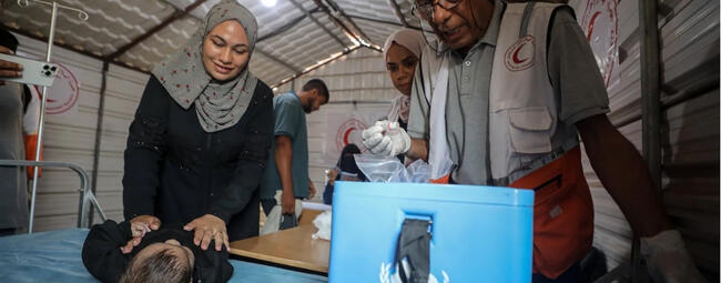 UNICEF vacunó a 2.400 niños en Gaza en el primer día de su campaña sanitaria