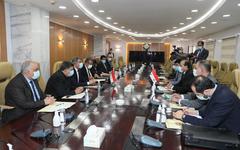 Las delegaciones ministeriales siria e iraquí mantuvieron una sesión de trabajo conjunto | Bagdad, Abril 29, 2021 (Foto: Min. de Petróleo – Irak)
