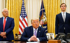El presidente de EEUU, Donald Trump, presenta el tema desde la Casa Blanca  |  Agosto 13, 2020 (Foto AP)