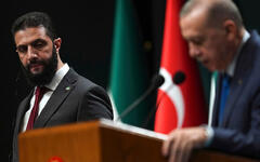 El presidente de-facto de Siria, Ahmad Al Sharaa, visitó Ankara y sostuvo un encuentro con el presidente turco, Reccep Tayip Erdogan | Ankara, Febrero 4, 2025 (Foto: AP)