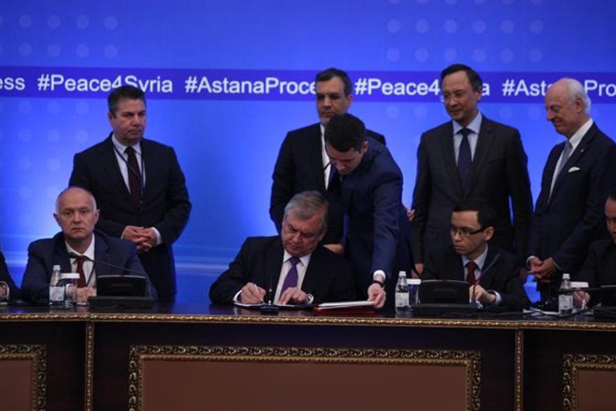 Firma del Memorándum durante cierre de la cumbre Astana IV, Mayo 4, 2017 (Imágen Kazinform)