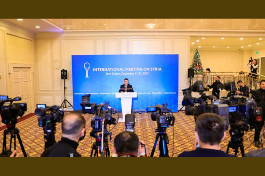 Funcionario del Min. de Rel. Exteriores de Kazajistán brinda conferencia de prensa tras la 17ª reunión sobre Siria en el formato Astana | Nur-Sultán, Diciembre 22 de 2021 (Foto: Mukhtar Kholdorvekov / Kazinform)