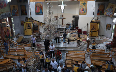 Interior de la la Iglesia de San Elías tras el ataque suicida | Junio 22, 2025 (Foto: EPA)