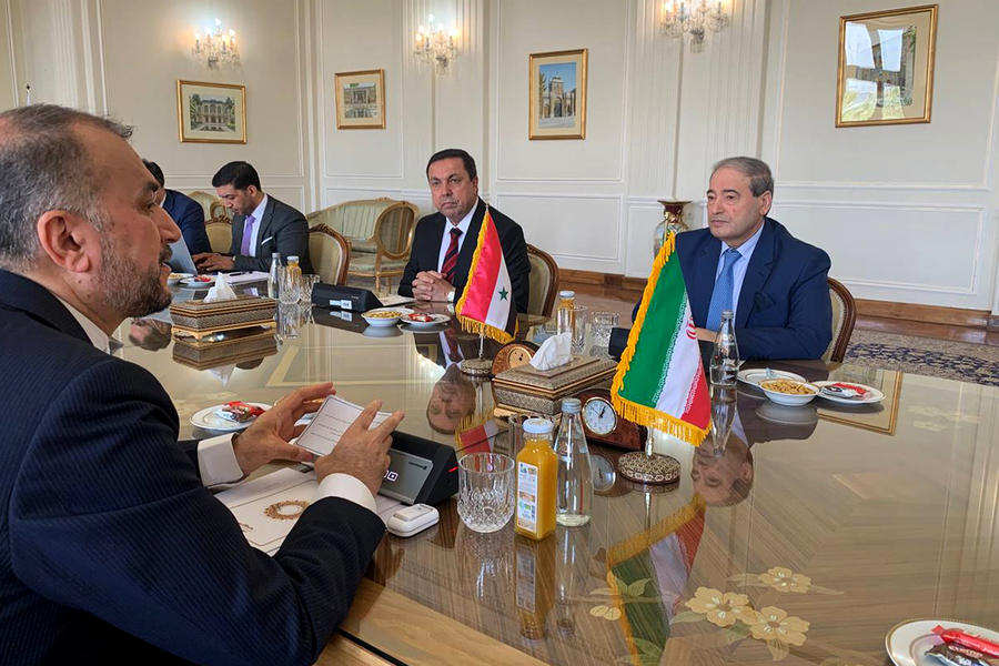 El ministro de Relaciones Exteriores sirio, Faisal Mikdad, en reunión de trabajo con su par iraní, Hussein Amir Abdollahian en Teherán | Julio 20, 2022 (Foto: Cancillería Iraní)