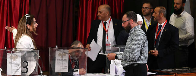 Elecciones parlamentarias parciales y con voto indirecto en Siria | Octubre 5, 2025 (Foto: AFP)  