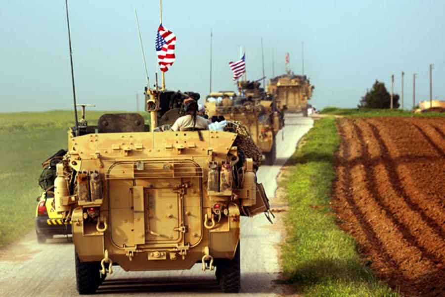 Archivo ► Fuerzas estadounidenses acompañan a milicias kurdas YPG en el norte de Siria frente a la frontera con Turquía | Abril 28,2017 (Foto AFP / Delil Souleiman)
