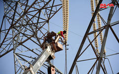 Rehabilitación de la línea de interconexión eléctrica entre Siria y Jordania (Foto: SANA)