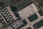 Imagen satelital de vehículos y equipo militar rusos en la base aérea de Hmeimim | Latakia, Siria, Diciembre 9, 2024 (Foto: REUTERS)