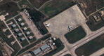 Imagen satelital de vehículos y equipo militar rusos en la base aérea de Hmeimim | Latakia, Siria, Diciembre 9, 2024 (Foto: REUTERS)