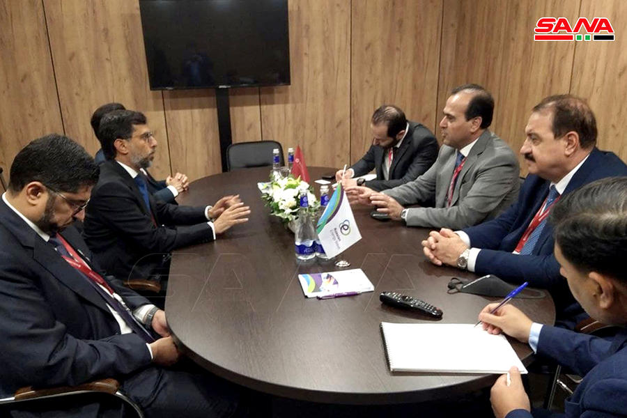 Reunión entre el ministro de energía de EAU, Suhail Al Mazroui, y el ministro de Petróleo y Recursos Minerales de Siria, Bassam Toumeh (Foto: SANA)