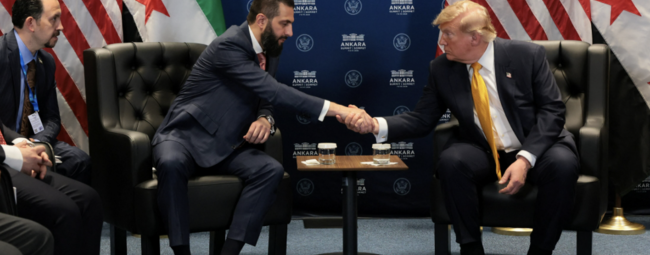 Washington saca a Siria de la lista de terrorismo y destapa la negociación secreta con el régimen israelí
