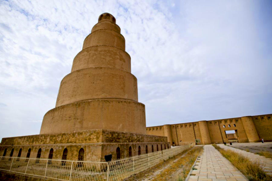 Gran Mezquita del S. IX (Minarete helicoidal: "Zigurat")