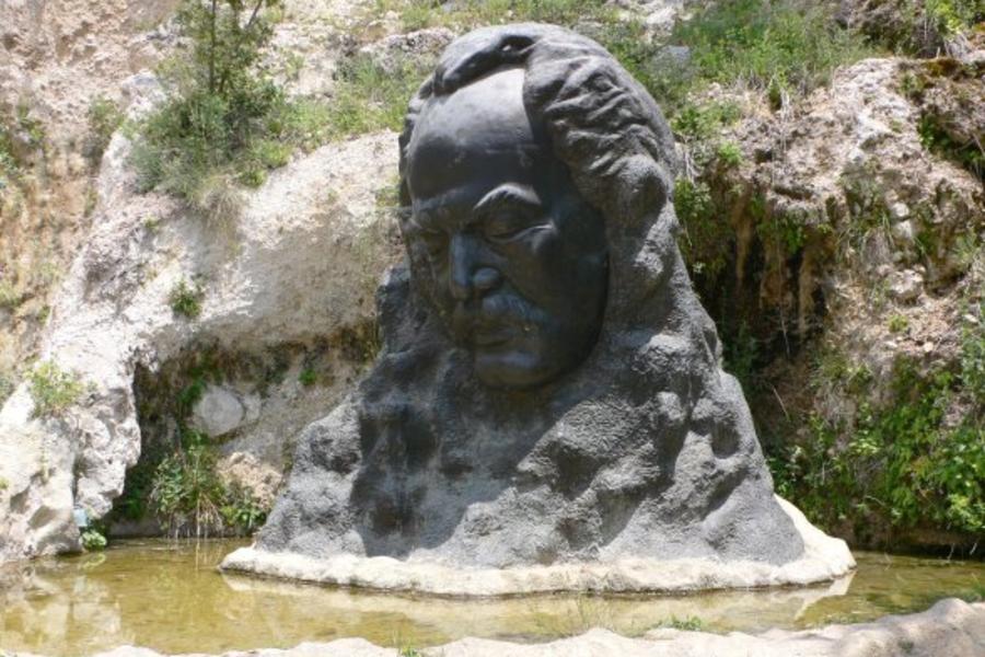 08 Escultura en Libano
