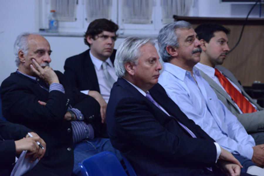 El embajador Dr. Antonio Andary presente