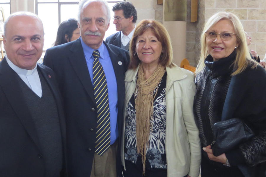Padre Abou Tanous junto a Adib Attie y Sra. y Ana Ganem de Brahim