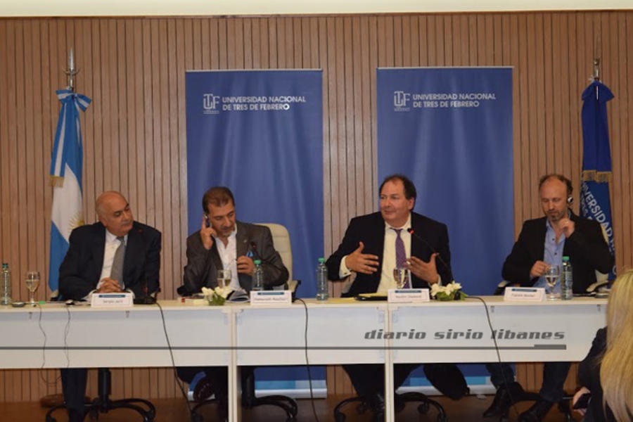 De izq. a der.: Mag. Sergio Jalil (CELIBAL), Dr. Hamurabi Nofouri (UNTREF-IDEIA), Mag. Nadim Shehadi y Mag. Fabian Bosoer (UNTREF-IDEIA/MSPI).