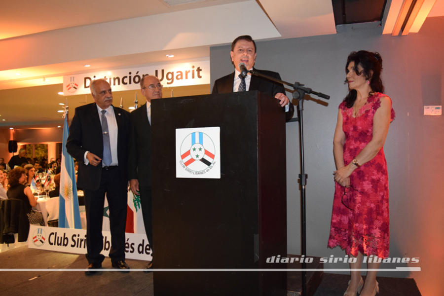 Vicecanciller Eduardo Zuain disertando tras recibir el galardón.