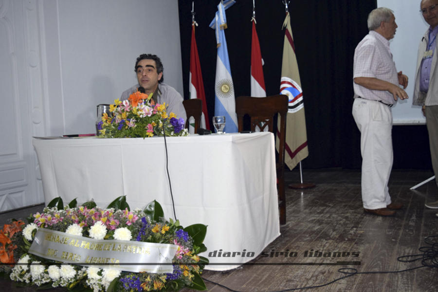 Jorge Chaied de la Asociación Mutual Sirio Libanesa, participando en el intercambio.