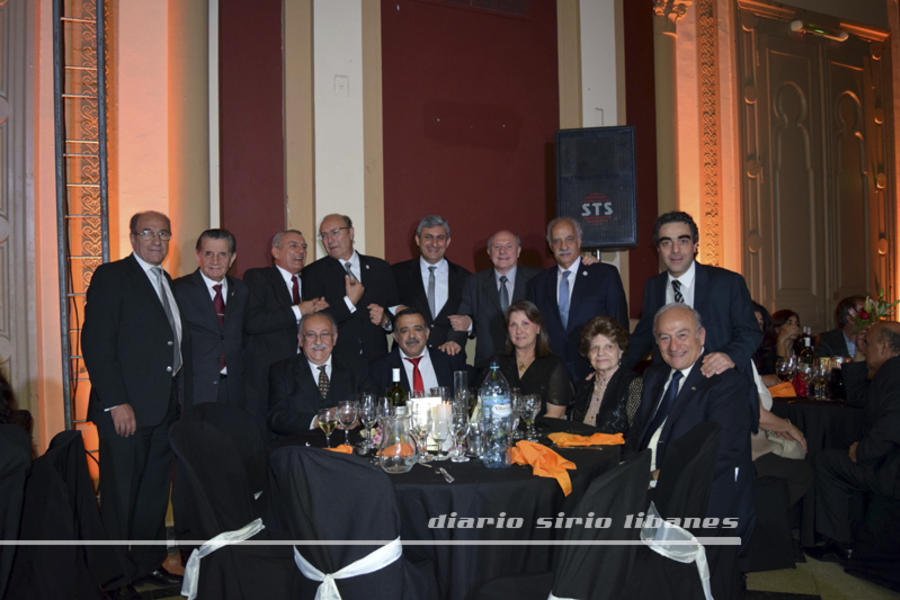 Dirigentes nacionales durante la Cena de Gala Homenaje en la sede de la SSL.