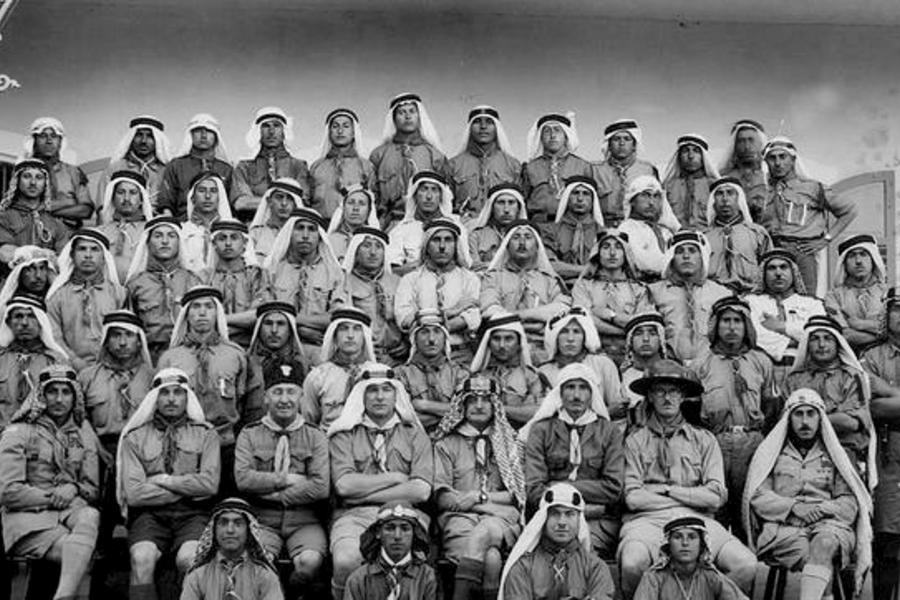 Grupo de scouts. Álbum de la familia Saqqa de la ciudad palestina de Belén.
