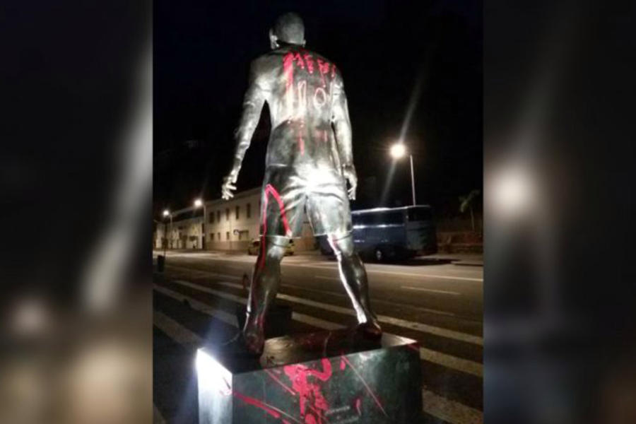 Vandalizada estatua de Cristiano Ronaldo. (Madeiras, Portugal).