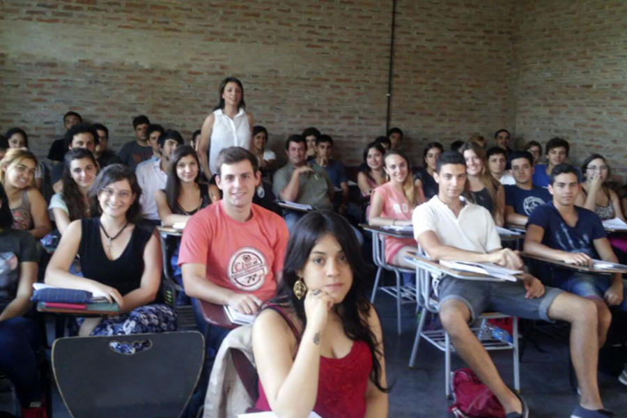 En plena actividad docente en la Univ. Nacional de Lanús (UNLa).