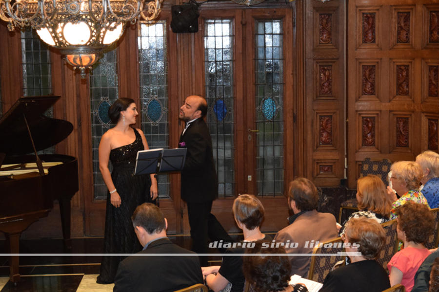 Interpretación de la soprano Marina Silva, junto al tenor Fermín Prieto y el Maestro Marcelo Ayub.