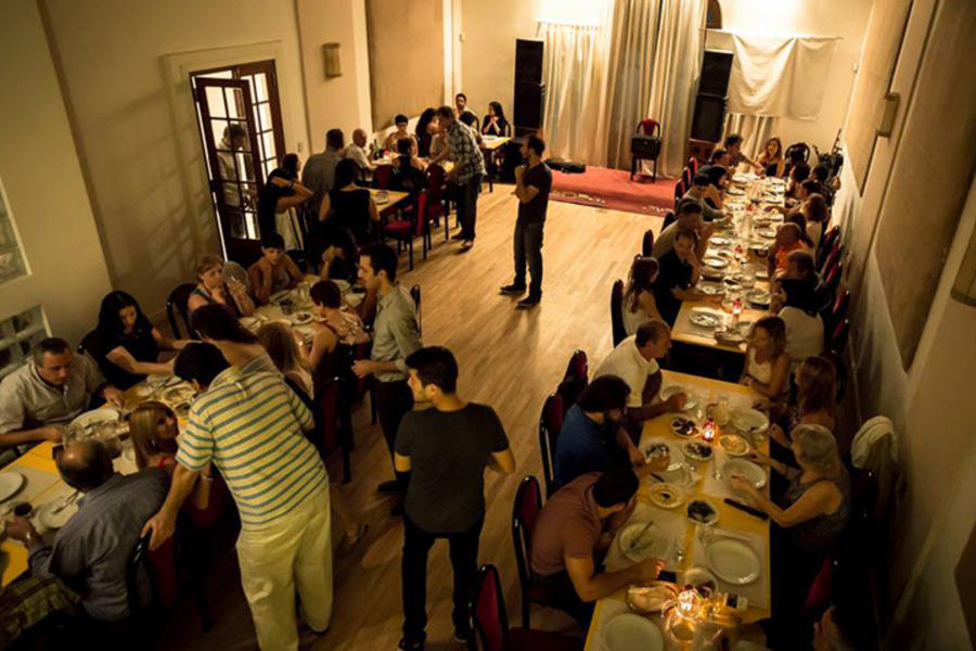 La actividad cultural de la ABD brilla con los encuentros sociales llenos de música y danza.