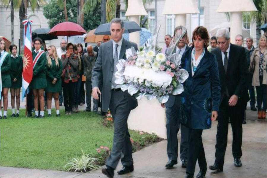 Ofrenda Floral de la H. C. de Diputados.