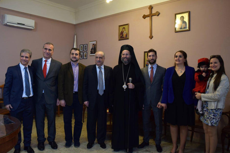 Liturgia del Domingo de Pascua. Mons. Siluan junto al Sr. Embajador de Siria, Sr. Embajador de Georgia y Sr. Cónsul del Líbano.