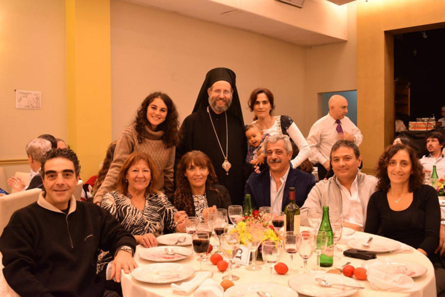 Almuerzo Pascual Mons. Siluan junto a autoridades del CSLBA.