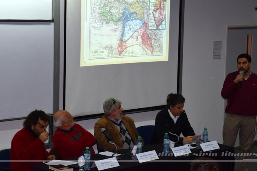 Jodor Jalit, columnista de DSL, egresado de UTDT y organizador de la actividad, brinda una introducción al Ciclo de Conferencias.
