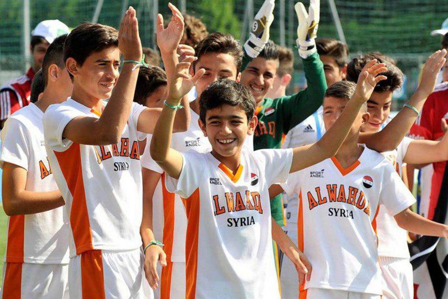 Equipo de Al Wahda, en Beirut, camino a Europa,el 28 de mayo (Foto Syria Today).