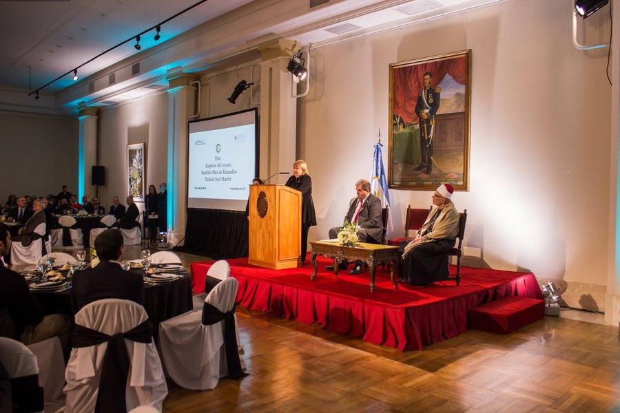 01 Ministra de Rel Ext Susana Malcorra, Pres CIRA Anibal Bakir, y Sheij Abul Nabi Al Hafnawi.