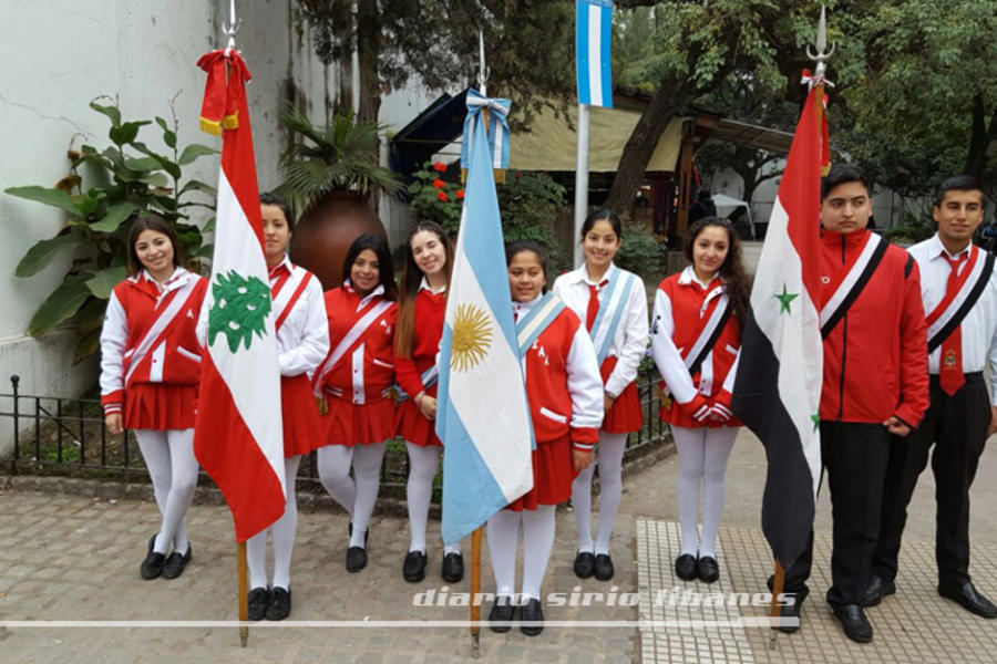Banderas de ceremonias del Instituto Argentino Arabe de Tucumán.