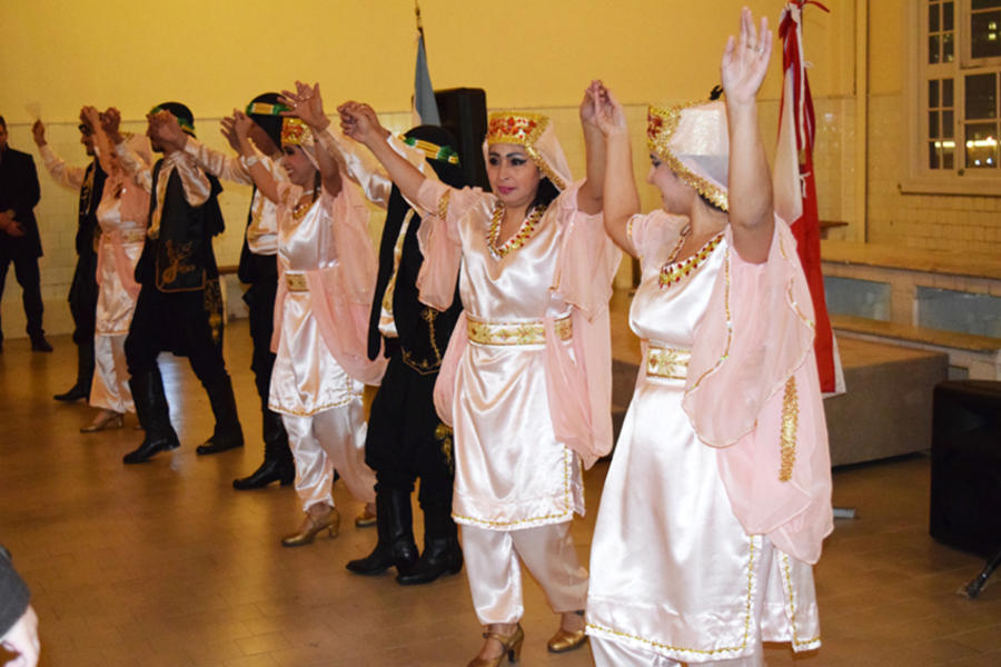 Grupo de folclore libanés Unidos por el Dabke