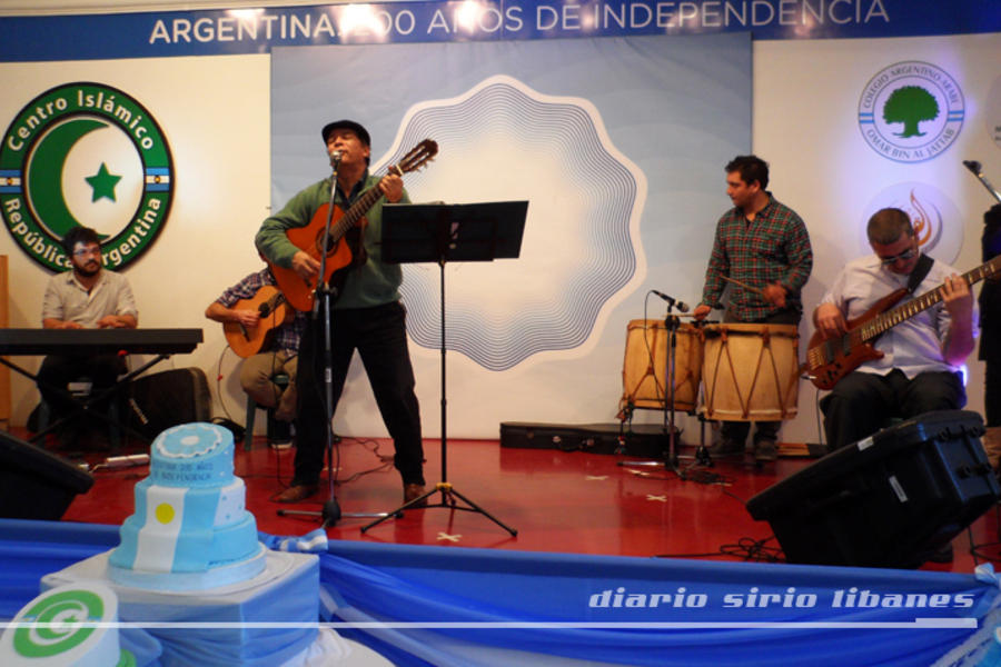 El folklore nacional presente en el encuentro.