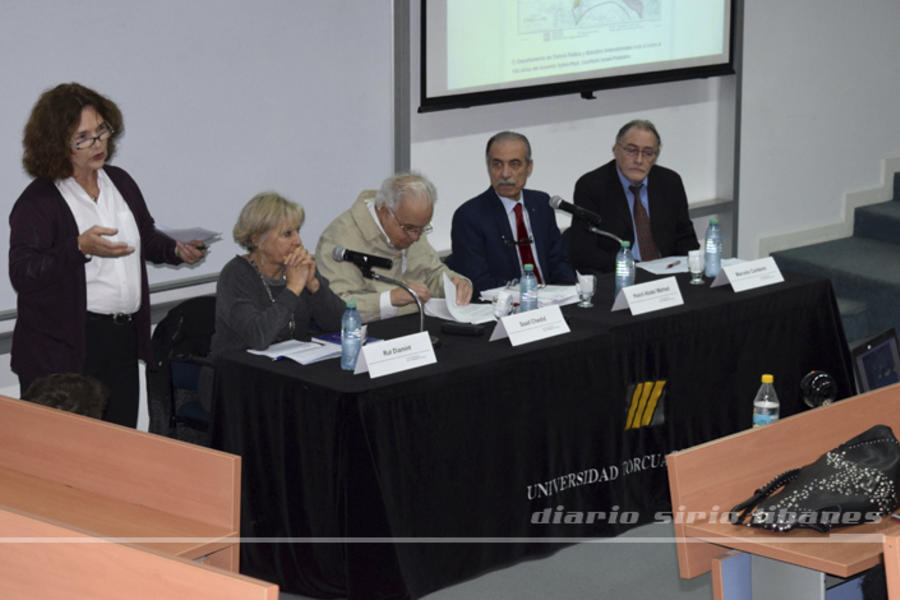 Palabras de bienvenida a cargo de la Dra. Ana María Mustapic, Directora del Departamento de Ciencia Política y Estudios Internacionales (UTDT).