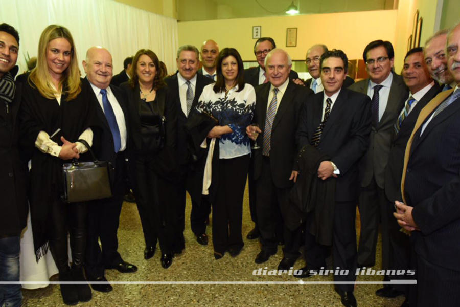 Gobernador Miguel Lifschitz, Intendenta Mónica Fein y Pta. del Consejo Deliberante, Daniela León junto a dirigentes.