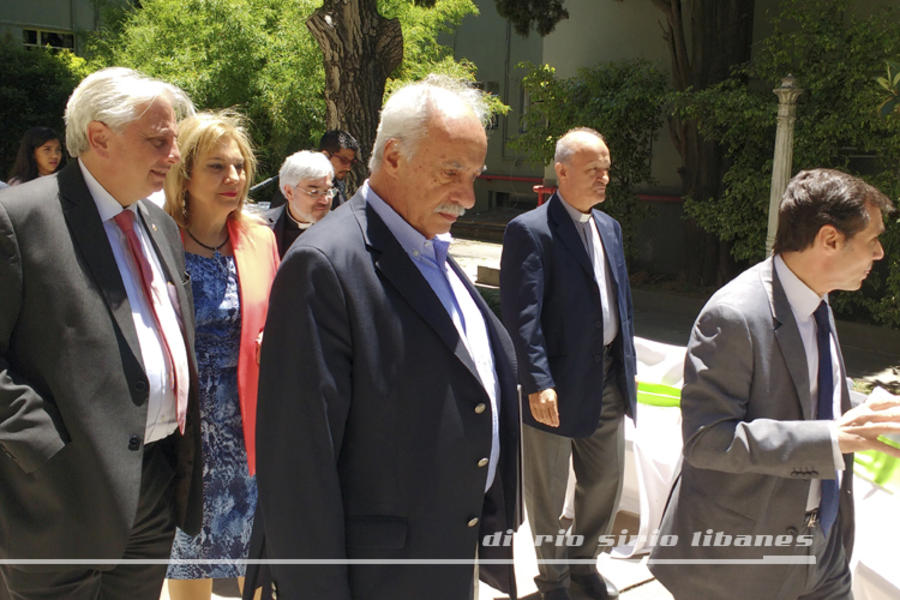 Recorrida guiada por el Dr. Ricardo Simes hacia las nuevas instalaciones, junto al Embajador Andary, autoridades del CSLBA, CIRA, y Mision Maronita.