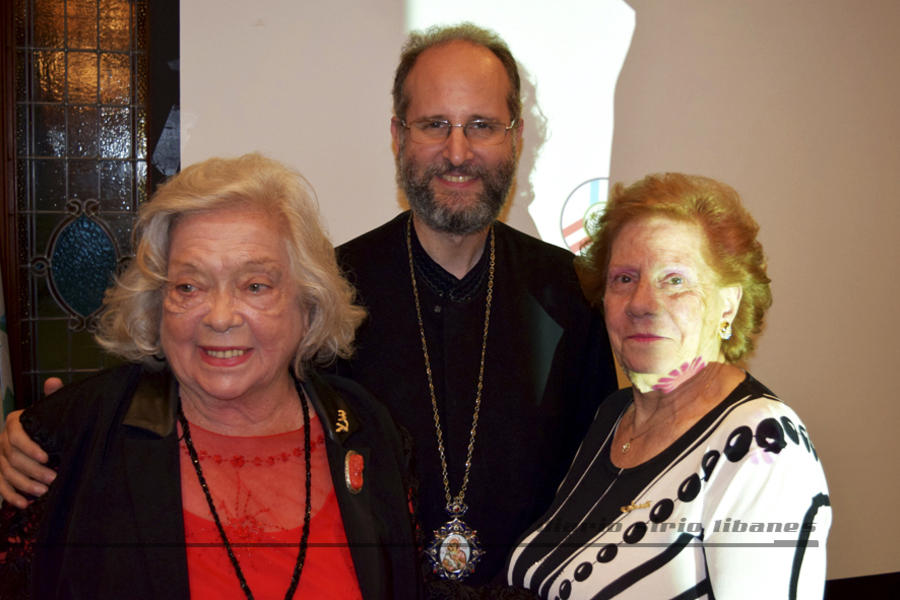 Las homenajeadas junto a S.E.R. Mons. Siluan Muci.