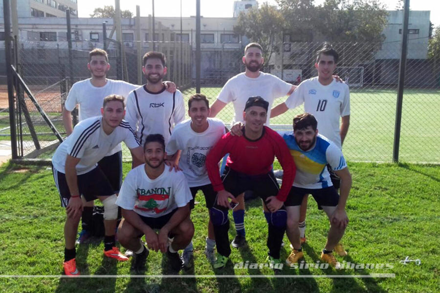 Equipo de la Asociación Árabe Argentina Islámica (AAAI).