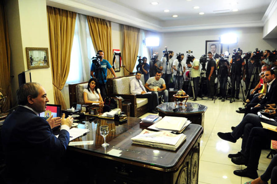 Conferencia de prensa del viceministro sirio de Asuntos Exteriores y Expatriados, Faisal Mekdad (Damasco, Agosto 16, 2017 / Imágen SANA).